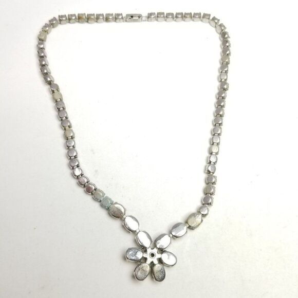 Vintage Kramer Rhinestone Flower Center Silver Tone Collar Necklace Retro - Picture 5 of 9